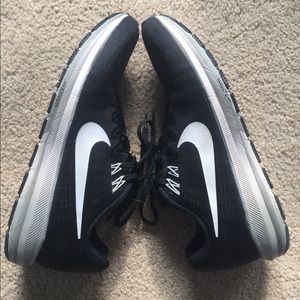 Nike zoom structure black